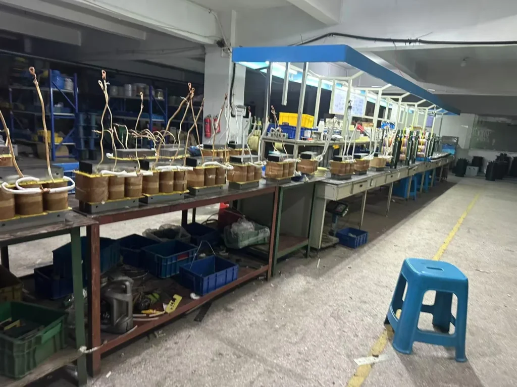 Wilmall worker operating machine, toroidal winding process